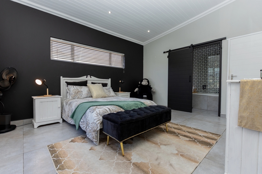5 Bedroom Property for Sale in Myburgh Park Western Cape